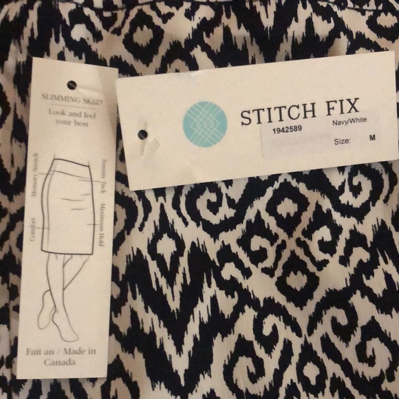 Black and white slimming stretch skirt 22” waist to hem-sz M front slit - Picture 4 of 8